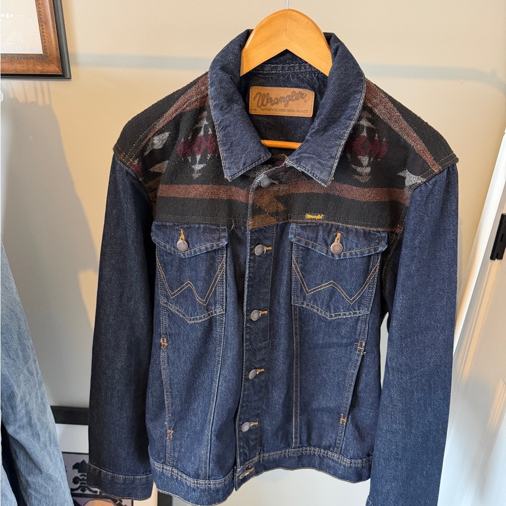 Wrangler Blue Denim Jacket with Patterned Accents Mens Medium

#16